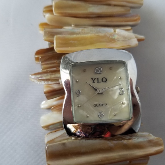 YLQ Sea Shell Stretch Bracelet Wrist Watch - Picture 6 of 7